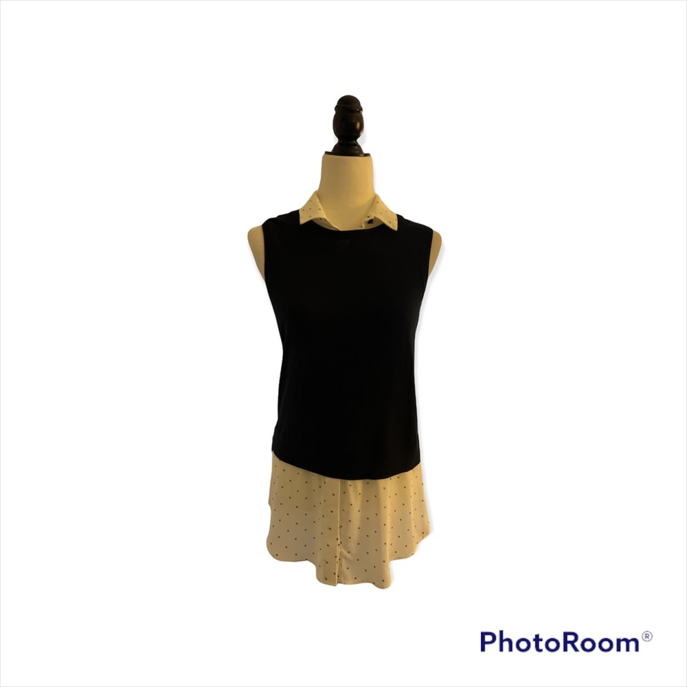 RW&CO. Womenβs sleeveless blouse with collar